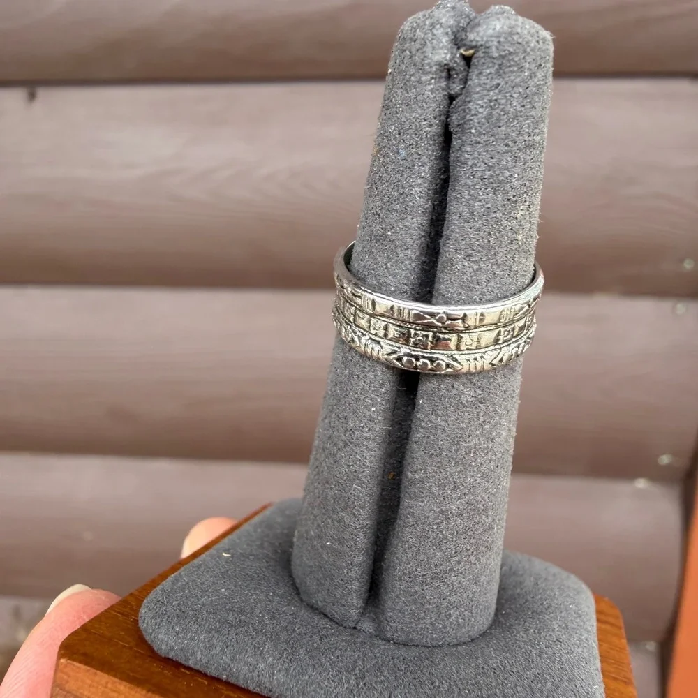 Avon Stacked Band Ring Women Size 5.5 Silver Tone Embossed Ornate Vintage
